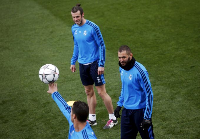 Realov trojec BBC (Bale, Benzema in Cristiano) na ponedeljkovem treningu. Francoz Karim Benzema, ki je v Wolfsburgu zaradi poškodbe odigral le slab polčas, je pripravljen. | Foto: 