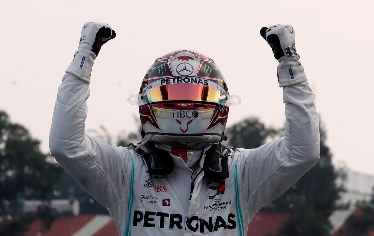 Lewis Hamilton | Lewis Hamilton je na VN Mehike dosegel svojo 83. zmago v formuli ena, čez teden dni na VN ZDA že lahko potrdi šesti naslov svetovnega prvaka. | Foto Reuters