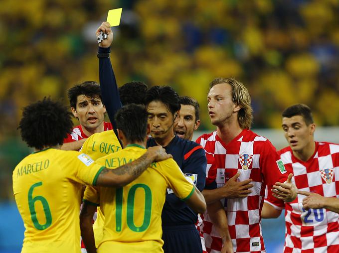 Na uvodni tekmi SP 2014 je Brazilija premagala Hrvaško s 3:1, selektor Niko Kovač, novi trener Bayerna, pa je po dvoboju izpostavil slabo sojenje v korist gostiteljem. | Foto: Reuters