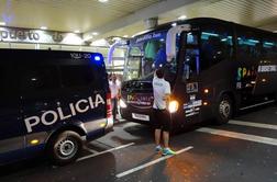 Po prihodu v Španijo slovenske košarkarje pričakala policija