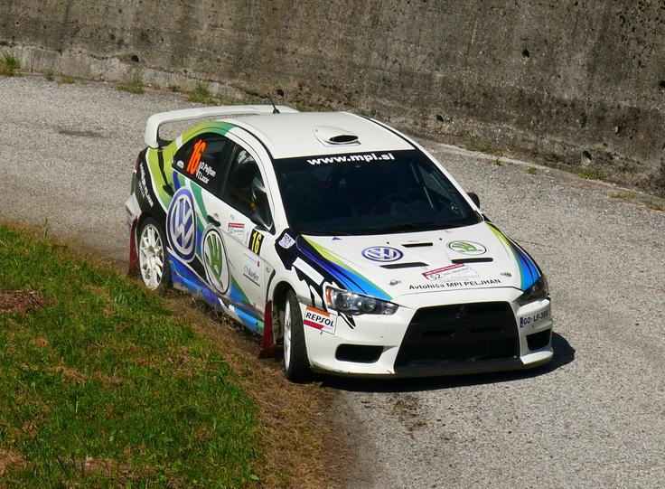 Darko Peljhan in Tina Lazar (mitsubishi lancer EVO 10) sta vozila odlično, a po tehnični okvari ostala brez zmage. | Foto: Gregor Pavšič