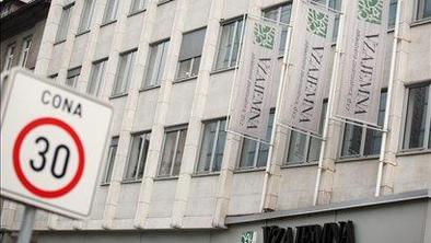Nadzorniki Vzajemne razrešili dva člana uprave