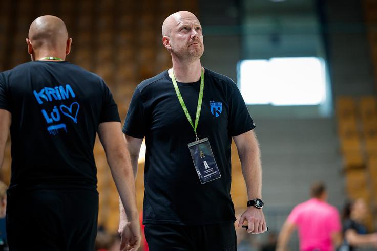 V tej sezoni vodi slovenske prvakinje danski strateg Rasmus Poulsen. | Foto: Luka Kotnik