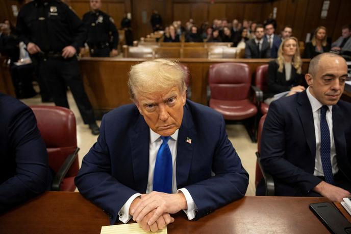 Donald Trump | Njegovi odvetniki zdaj zahtevajo, da sodišče odloča o zahtevi za razveljavitev obsodbe, ker je dokazni material v newyorškem procesu vseboval tudi nekaj dejanj, ki jih je Trump storil kot predsednik. | Foto Reuters