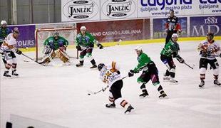 Olimpija prepričljiva, boleč poraz Jesenic