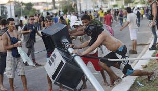 Kljub pocenitvi prevozov se demonstracije v Braziliji nadaljujejo
