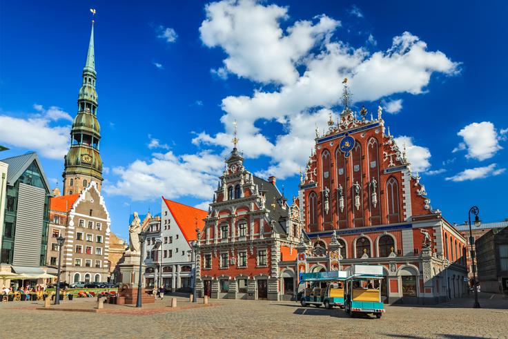 Riga je bila ustanovljena leta 1201 in je nekdanja članica Hanzeatske lige. Zgodovinsko središče Rige je na seznamu Unescove svetovne dediščine. | Foto: Guliverimage