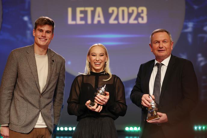 Športnik leta 2023 Janja Garnbret Jaka Bijol Matjaž Kek | Lani so nagrade prejeli Tadej Pogačar (je manjkal na podelitvi), Janja Garnbret ter v imenu nogometne reprezentance Jaka Bijol in Matjaž Kek. | Foto www.alesfevzer.com