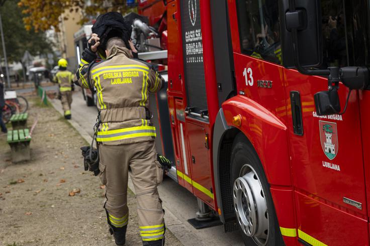 Poveljnik Gasilske zveze Slovenije Zvonko Glažar je medtem poudaril, da so takšne in podobne vaje ključne, saj se povečuje število naravnih nesreč, ki terjajo dober in pripravljen kader.  | Foto: STA