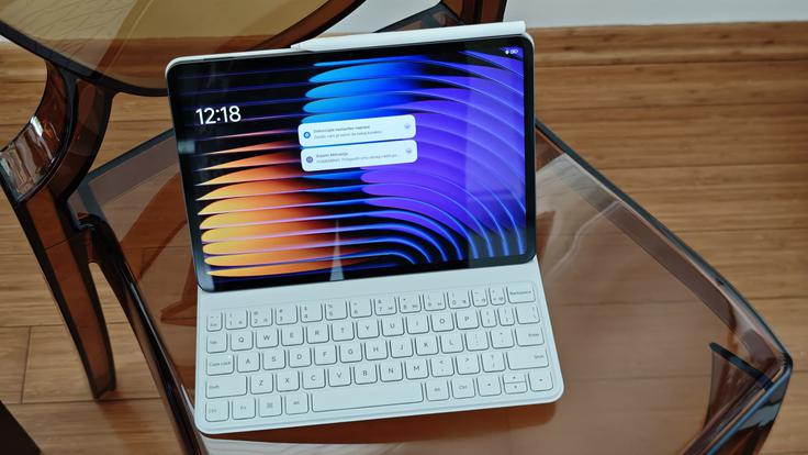 Na tablico Xiaomi Pad 7 Pro je nameščen najnovejši operacijski sistem Android 15, na katerega je nadgrajen Xiaomijev uporabniški vmesnik HyperOS 2, ki ne posega preveč v izvirni Googlov Android.  | Foto: Srdjan Cvjetović