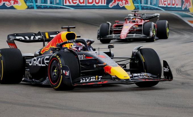 Ko je Leclerc izgubil prvo mesto, Verstappna v drugi polovici dirke ni več mogel ogroziti. | Foto: Reuters