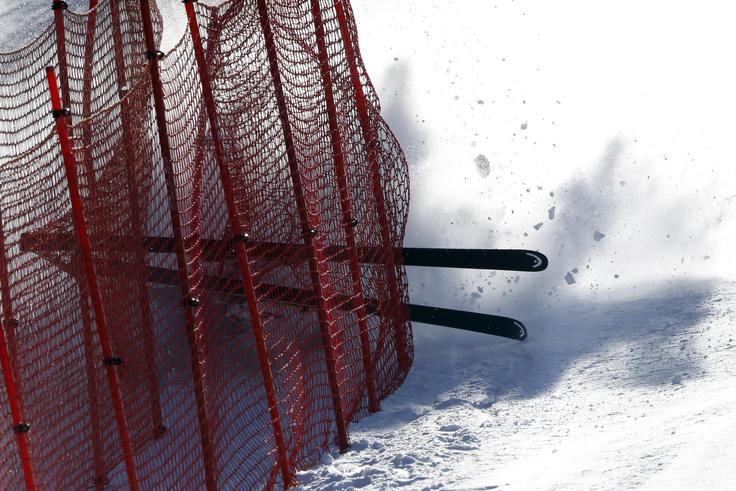 Izredno selektivna proga je terjala celo serijo odstopov. Odstopilo je kar 17 od 51 tekmovak na štartu, najslabše pa jo je odnesla Američanka Alice McKennis, ki je tekmo končala v varnostni mreži. | Foto: Getty Images