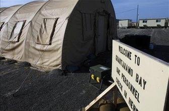 Parlamentarne stranke zadržano o možnosti sprejema zapornikov iz Guantanama