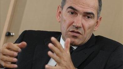 Janša napoveduje tožbo tudi Vladu Miheljaku