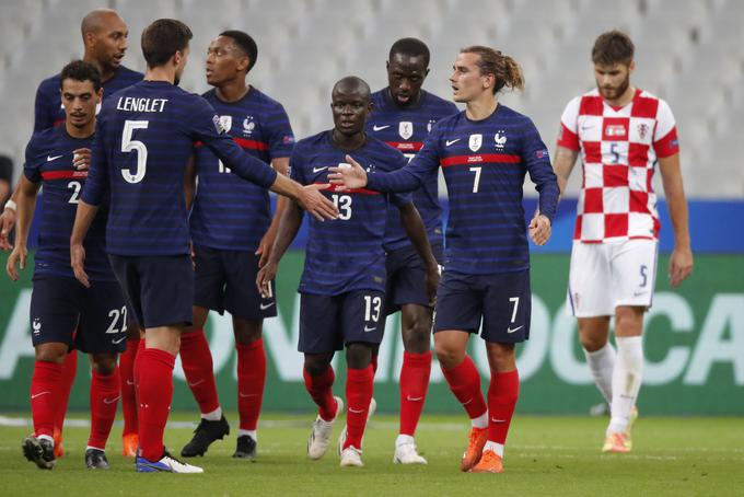 Francozi so v ponovitvi finala svetovnega prvenstva 2018 v nekoliko manj spektakularni kulisi od tiste iz Moskve premagali Hrvaško s 4:2. | Foto: Reuters
