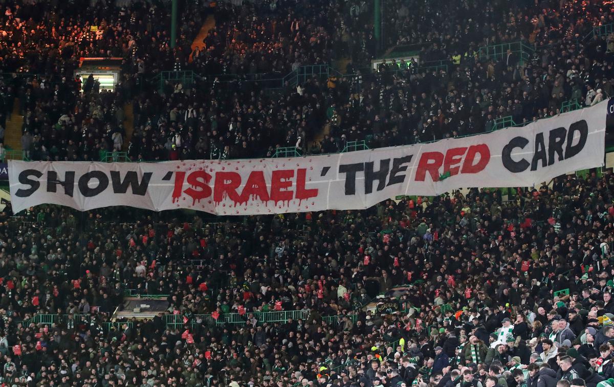 Celtic Navijači Izrael | Sporočilo navijačev Celtica "Pokažite Izraelu rdeči karton", ki so ga razvili v začetku leta na tekmi lige prvakov proti Bayernu.  | Foto Guliverimage