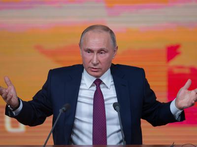 Je to speči velikan, ki lahko ustavi Putina?