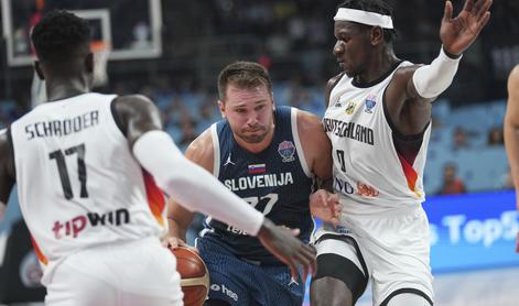 V živo: Dončić se bliža 40 točkam, dramatične zadnje minute, ko jezijo sodniki