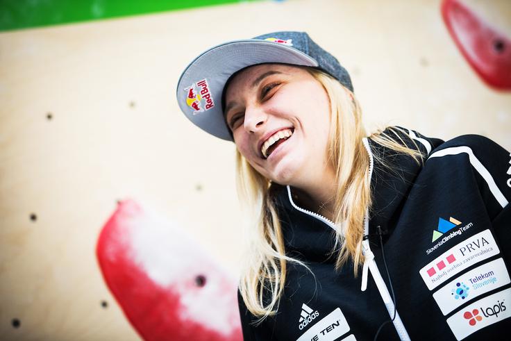 "Že to, da bi med poslušanjem pogovora v japonskem jeziku lahko izluščila bistvo ali dobila vsaj asociacijo na njihov dialog, bi mi res zelo veliko pomenilo." | Foto: Peter Podobnik/Sportida