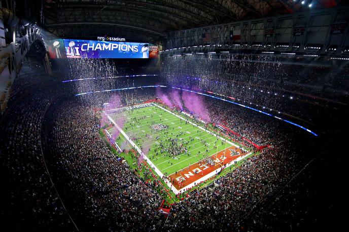 nfl štadion | Tudi v NFL so ustavljene vse športne dejavnosti. | Foto Reuters