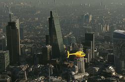 V boj s prepolnimi londonskimi prometnicami s helikopterjem (video)