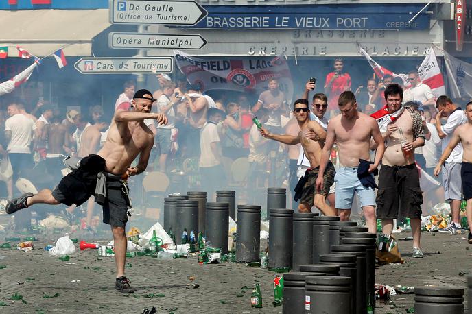 Huligani - euro 2016 Marseille | 11. junija 2016 so ulice Marseilla zasedli huligani. | Foto Reuters