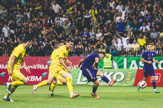 V Ljudskem vrtu grmelo "Mi smo Maribor", a ...
