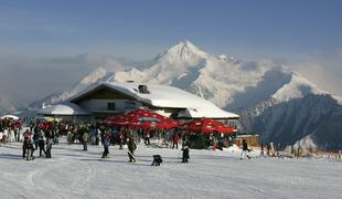 Gostinci in hotelirji v skrbeh: ponujajo 2200 evrov plače, zastonj hrano in nastanitev, prijav na delo pa ni