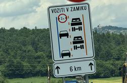 Če bi vsi res peljali 60 km/h? To se dogaja okrog novega prometnega znaka.
