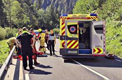 Na Gorenjskem padla motorista, eden je huje poškodovan