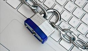Prve odločbe izdane, ponudniki interneta soglasno ogorčeni