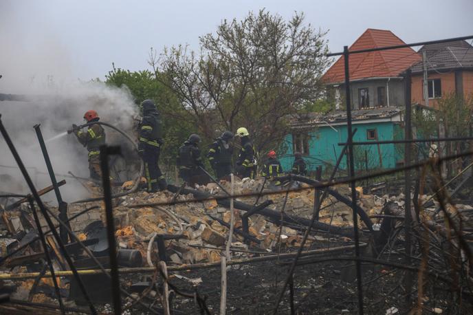 Odesa | Rusija že mesece neusmiljeno napada ukrajinska mesta in napreduje na ukrajinski vzhodni fronti, medtem ko Kijev čaka na dostavo ključnih pošiljk ameriškega orožja. | Foto Reuters