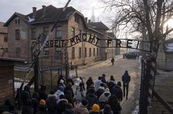 Turistka obiskala Auschwitz in se pritoževala nad pijačo: njene besede sprožile plaz kritik