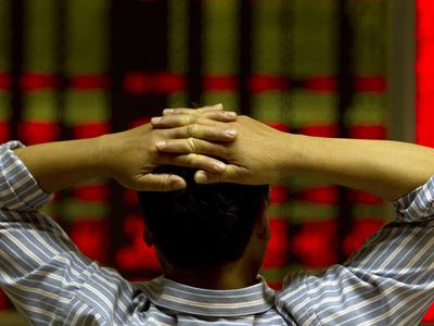 Svet v šoku: Ljubljana v rdečem, nafta in plin močno poskočila, borze padajo