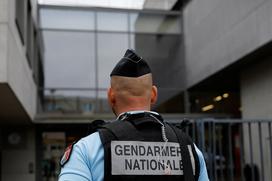 Francija, napad, šola, učiteljica, nož, policija