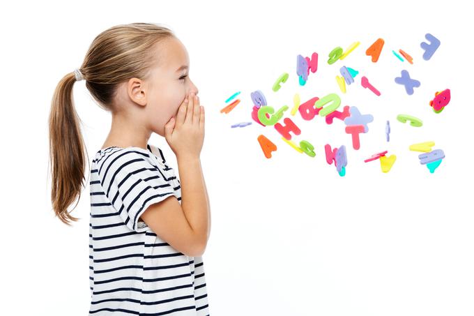 Del literature navaja, da ima kar deset odstotkov predšolskih otrok v določenem obdobju nekakšno obliko netekočega govora. | Foto: Getty Images