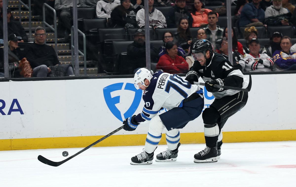 Anže Kopitar | Kralji Anžeta Kopitarja so na krilih domačih navijačev s 3:0 premagali Winnipeg Jets. | Foto Reuters