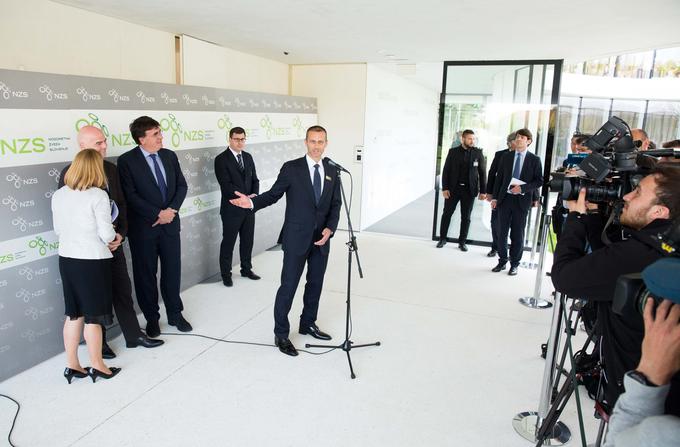 Predsednik Fife Gianni Infantino je bil 6. maja, ko je bil svečano odprt NNC Brdo, gost Aleksandra Čeferina in NZS. | Foto: 