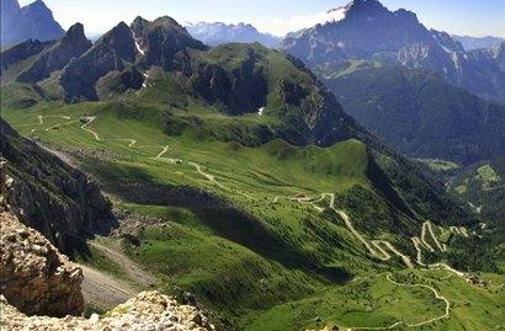 Z motociklom v Dolomite