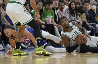 Zvezdnik lige NBA v bolečinah, vrnil naj bi se šele v končnici