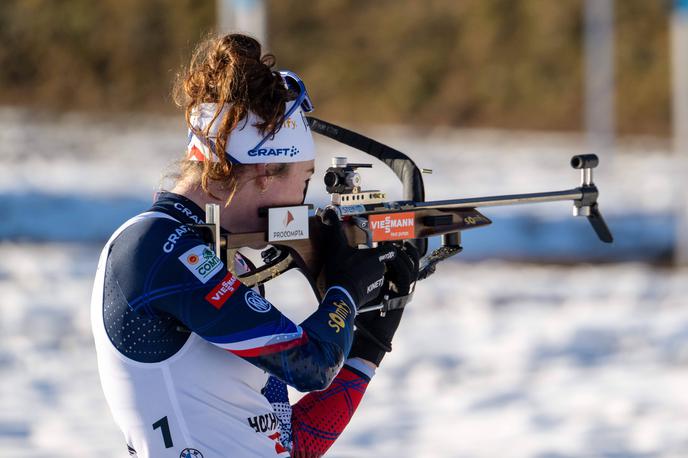 Lou Jeanmonnot | Lou Jeanmonnot je zmagovalka zasledovalne tekme biatlonk za svetovni pokal v Le Grand Bornandu. | Foto Reuters