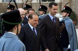 Al Asad si želi pomoči Nemcev, Berlusconi javna dela namesto zapora