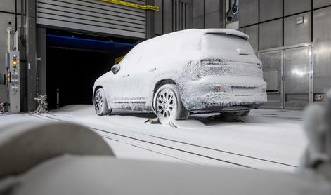 Takšen bo novi mercedes GLB: znotraj močno digitalen in še prostornejši #foto