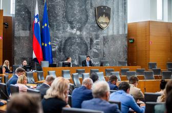 Večina poslancev proti parlamentarni preiskavi o Black Cubu