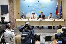 Pavlinič Krebsova: Nov temelj je fiksna sodniška plača 