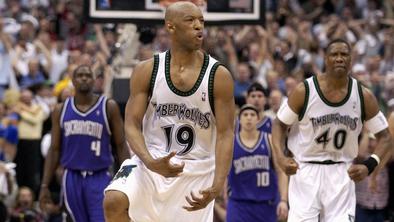 Poteza, ki buri duhove v ligi NBA #video