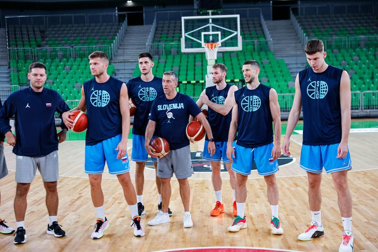 Slovenski košarkarji so pripravljeni na prvi test.
 | Foto: Aleš Fevžer