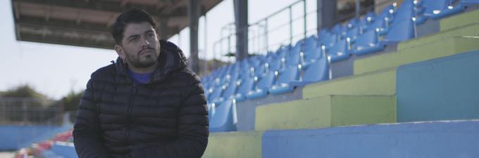 V dokumentarni oddaji bomo spoznali zgodbo o Diegu Armandu Maradoni, enem največjih nogometašev vseh časov. Po vsem svetu ni znan le po športnih veščinah, temveč tudi po nesramnem vedenju na igrišču. V središču bodo najbolj kontroverzna leta njegove kariere. • V nedeljo, 10. 6., ob 17. uri na National Geographic.* | Foto: 