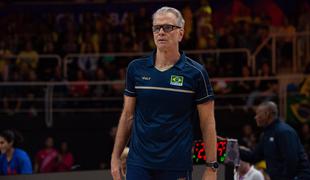 Žalostna novica pred tekmo Brazilcev, trener na robu solz #video