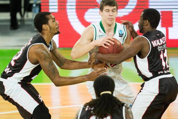Dijon s trojko v zadnji sekundi potopil Olimpijo